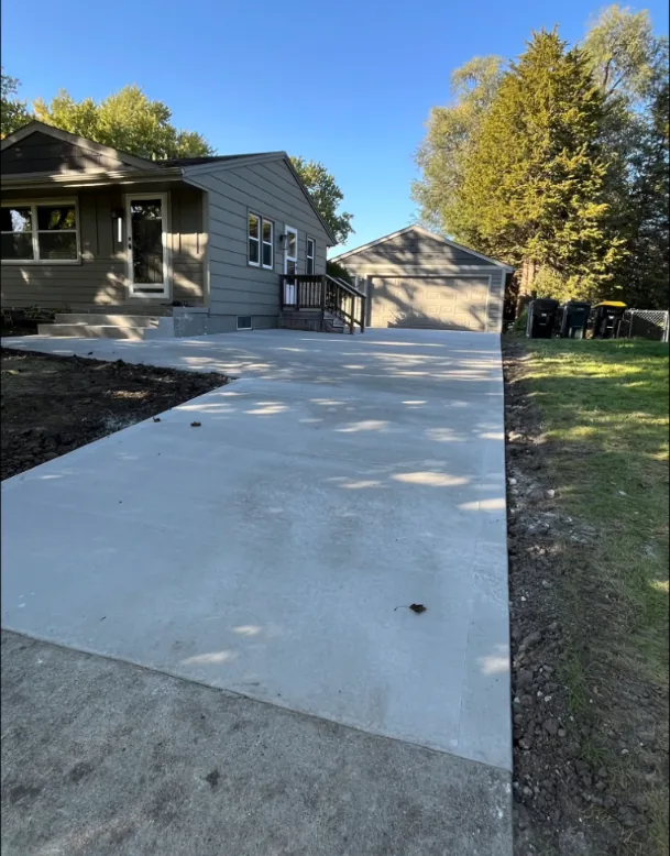 The same Des Moines driveway after Medina Concrete tore it out and poured new concrete